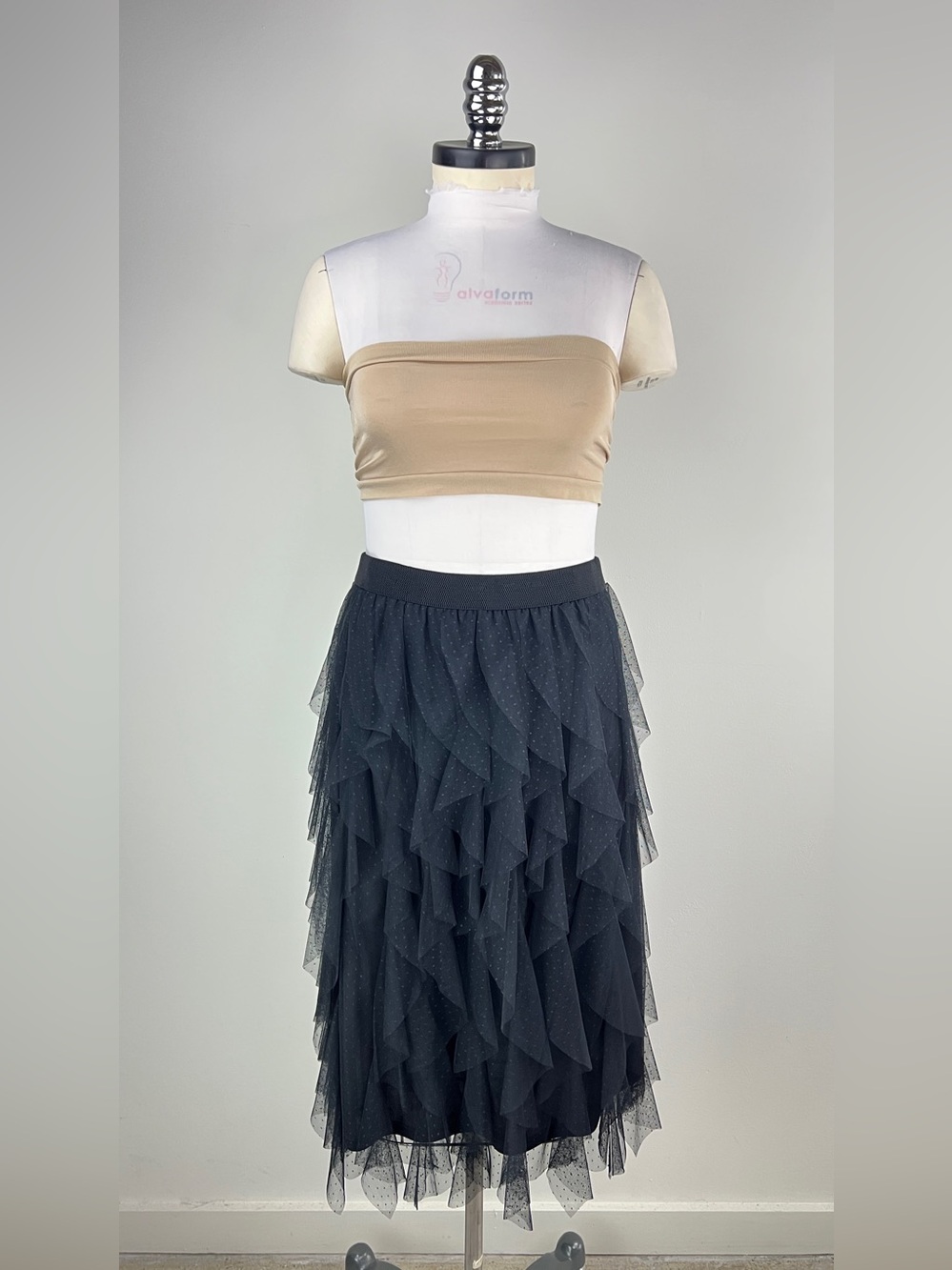 💚 3857. Black Ruffled Tulle Midi Skirt